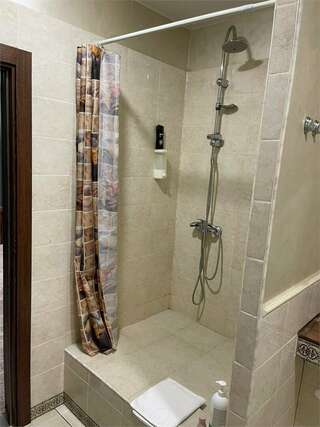 Гостиница Новожёновский  Уфа Стандартный трехместный номер-8